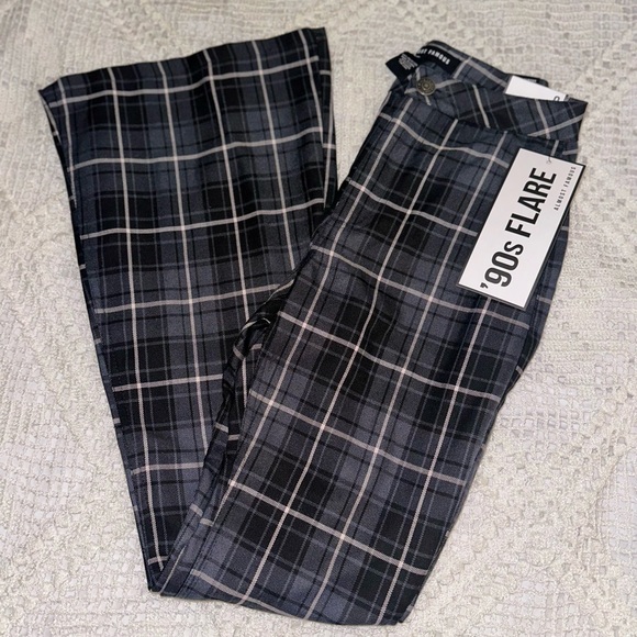 NWT Plaid 90s Flare Jeans - Picture 2 of 4